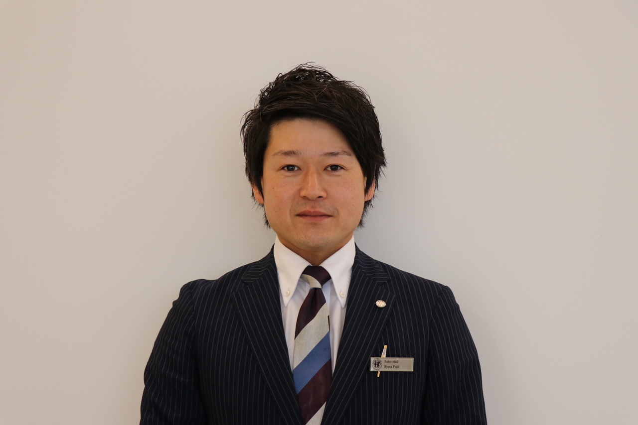 セールススタッフ 藤井　亮太