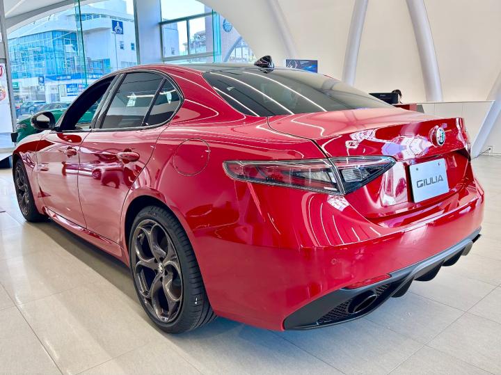 GIULIA TRIBUTO ITALIANO