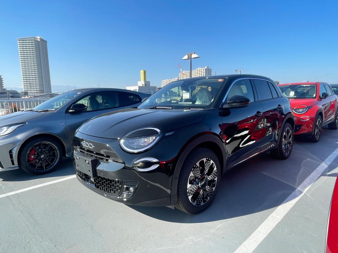 600Hybrid シネマブラック限定車｜フィアット／アバルト横浜町田