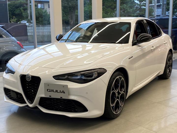 GIULIA 2.0 TURBO VELOCE MONOCHROME EDITION