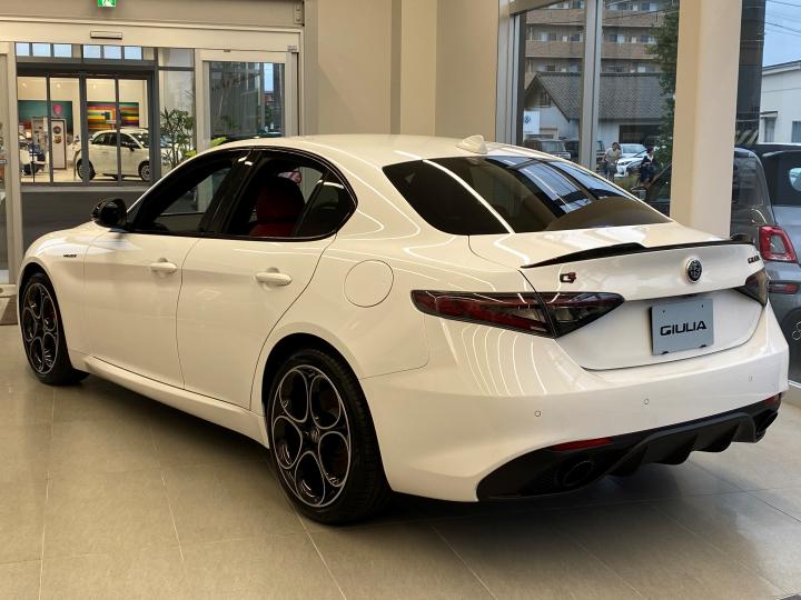 GIULIA 2.0 TURBO VELOCE MONOCHROME EDITION