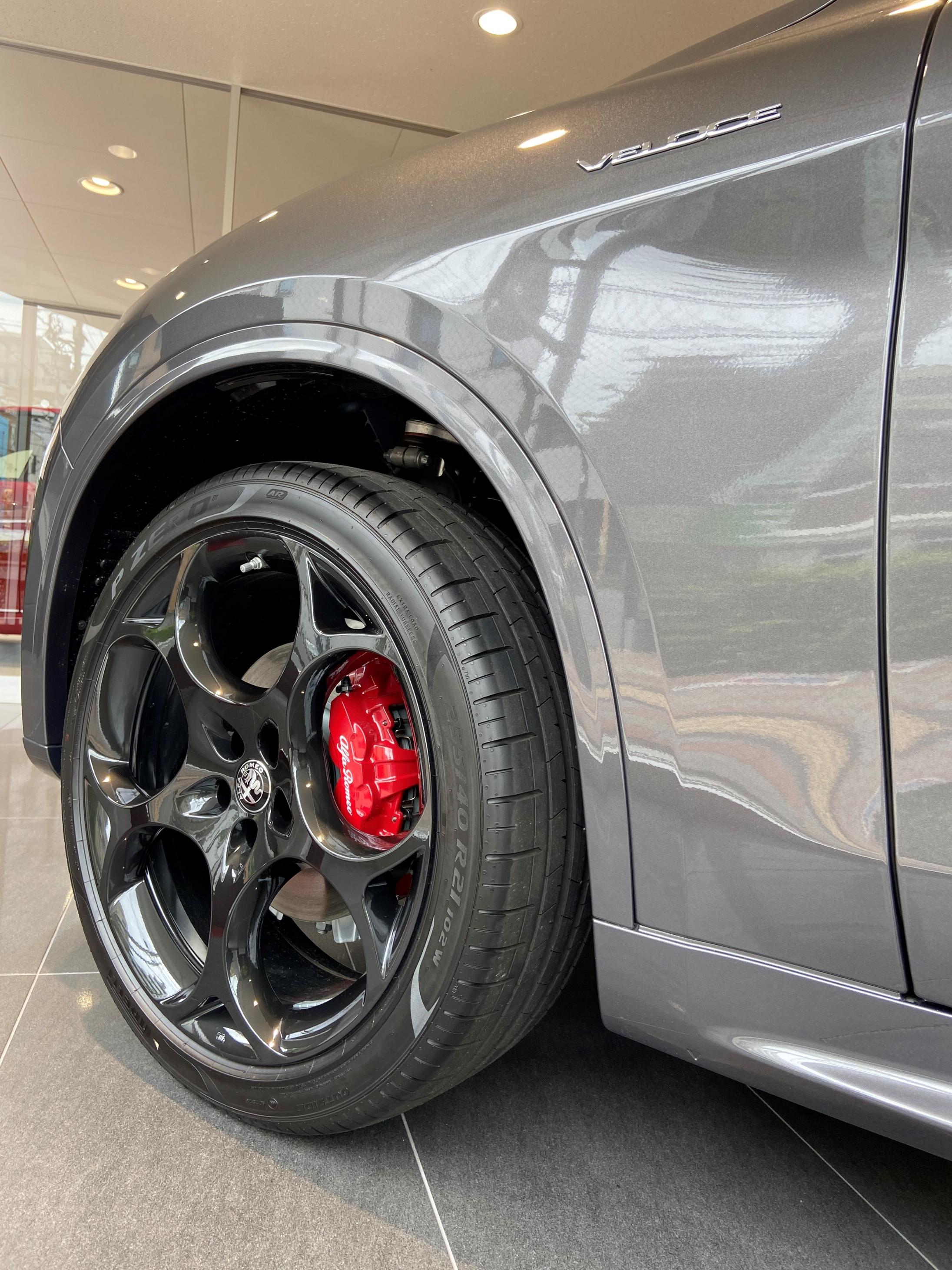 何事も足元から。～ステルヴィオNEW veloceの21インチホイール