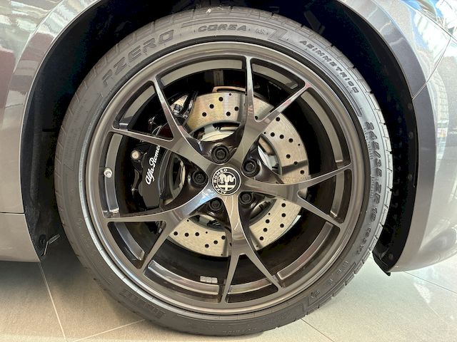 GIULIA QUADRIFOGLIO ESTREMA