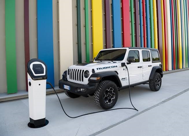 jeep ラングラー　4xe phv ev 充電ケーブル　袋セット 2023-2024 Jeep Wrangler 4xe Rubicon PHEV Charging Cord Off