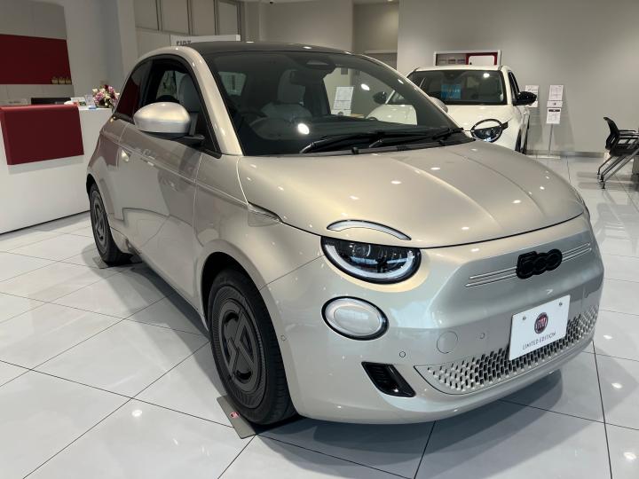 500e Giorgio Armani Collector's Edition