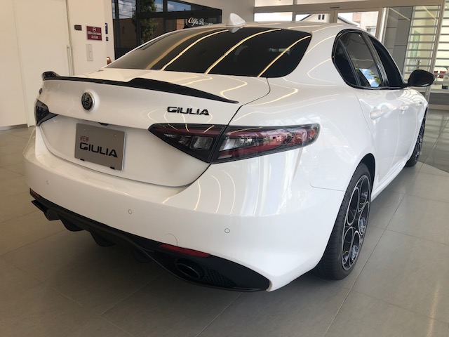 GIULIA 2.0 TURBO SUPER Monochrome Edition