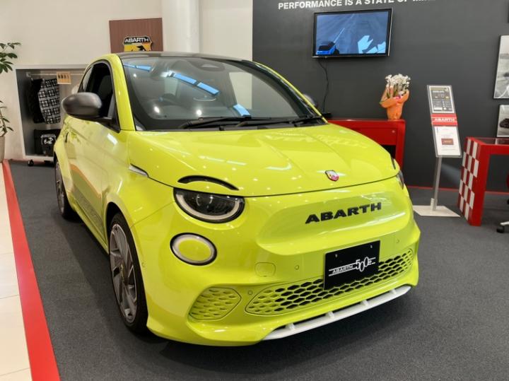 ABARTH 500e Scorpionissima Hatchback