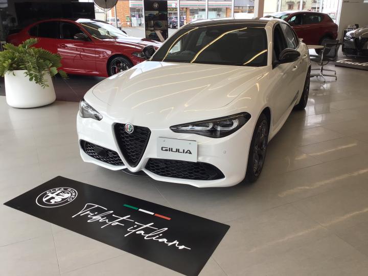 GIULIA TRIBUTO ITALIANO