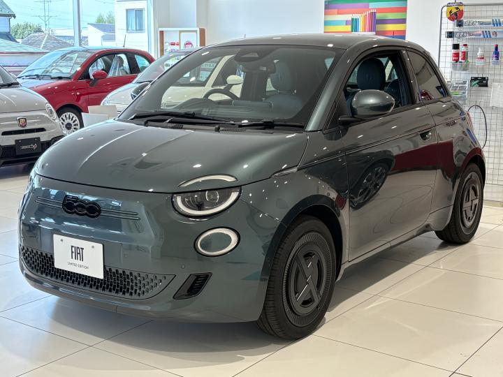 500e Giorgio Armani Collector's Edition