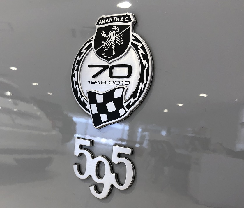 70周年記念エンブレム｜フィアット／アバルト鹿児島スタッフブログ｜FIAT/ABARTH Official Dealer Site