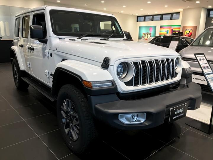 New Jeep Wrangler（JL） Unlimited Sahara Power Side Step