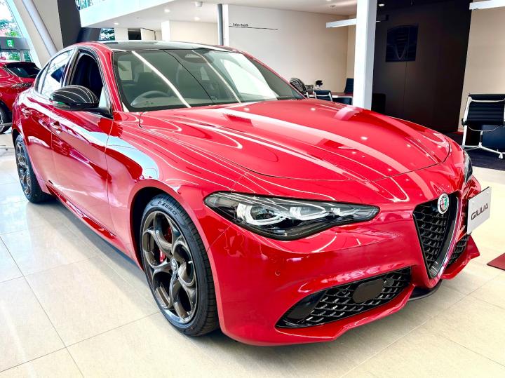 GIULIA TRIBUTO ITALIANO