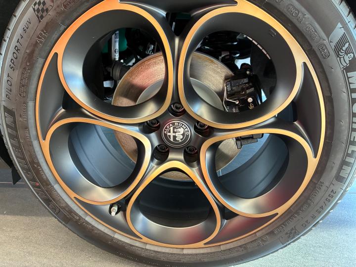 STELVIO 2.0 TURBO Q4 INTENSA