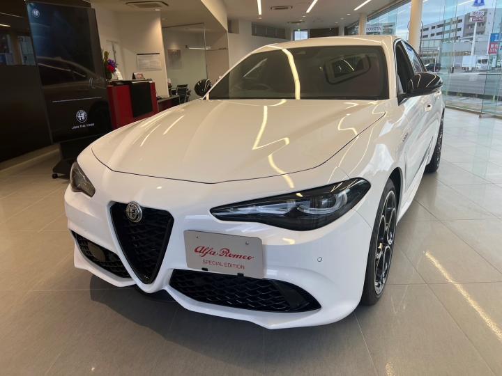 GIULIA 2.0 TURBO SUPER Monochrome Edition