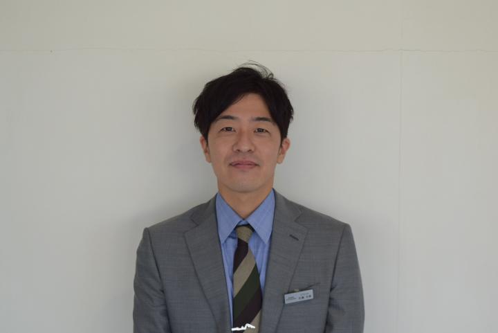 セールススタッフ 佐藤　冬樹