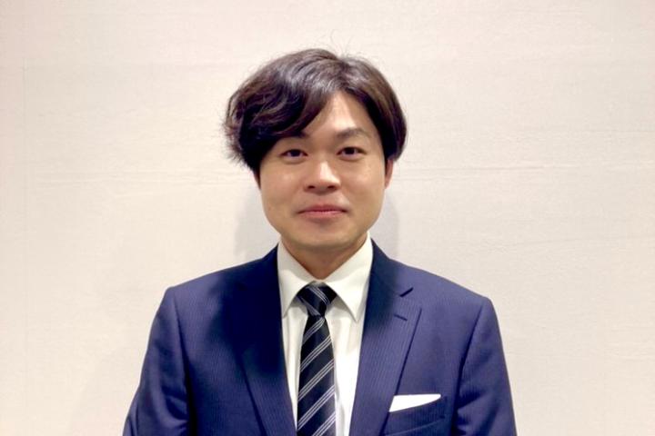 セールススタッフ 村上　学