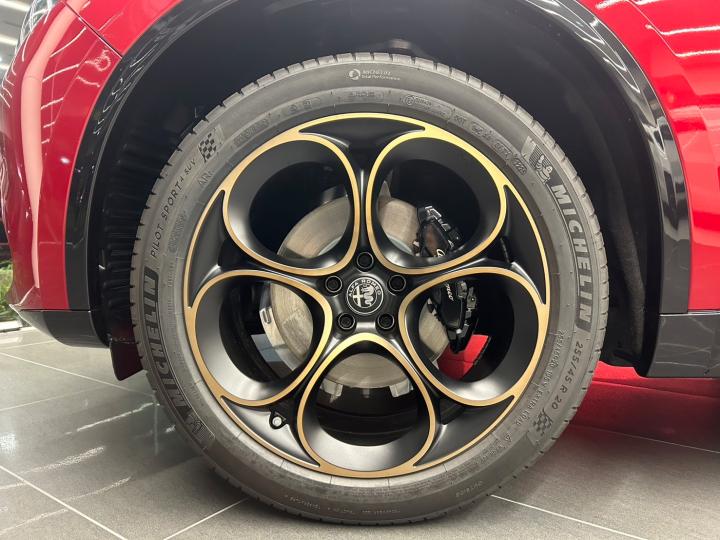 STELVIO 2.0 TURBO Q4 INTENSA