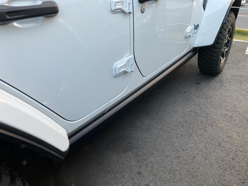 純正サイドステップのご紹介｜ジープ名古屋東オートエキスパート