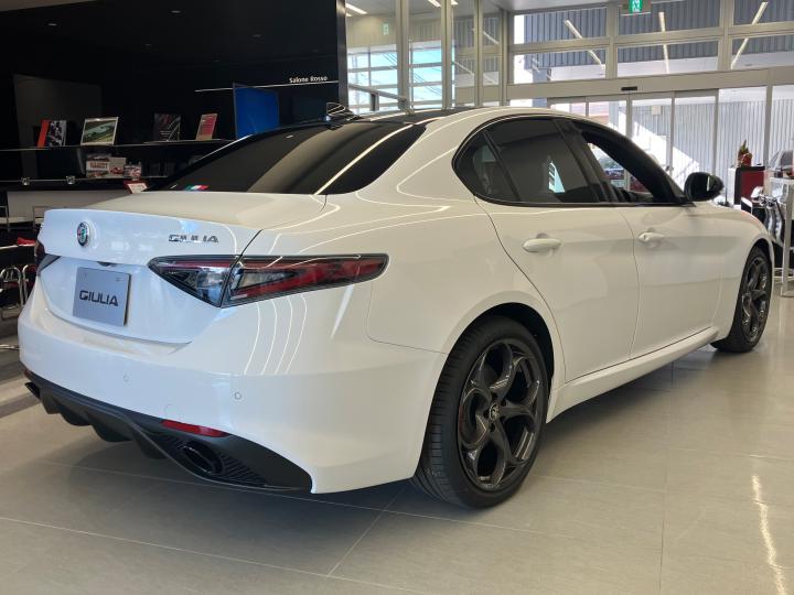 GIULIA TRIBUTO ITALIANO