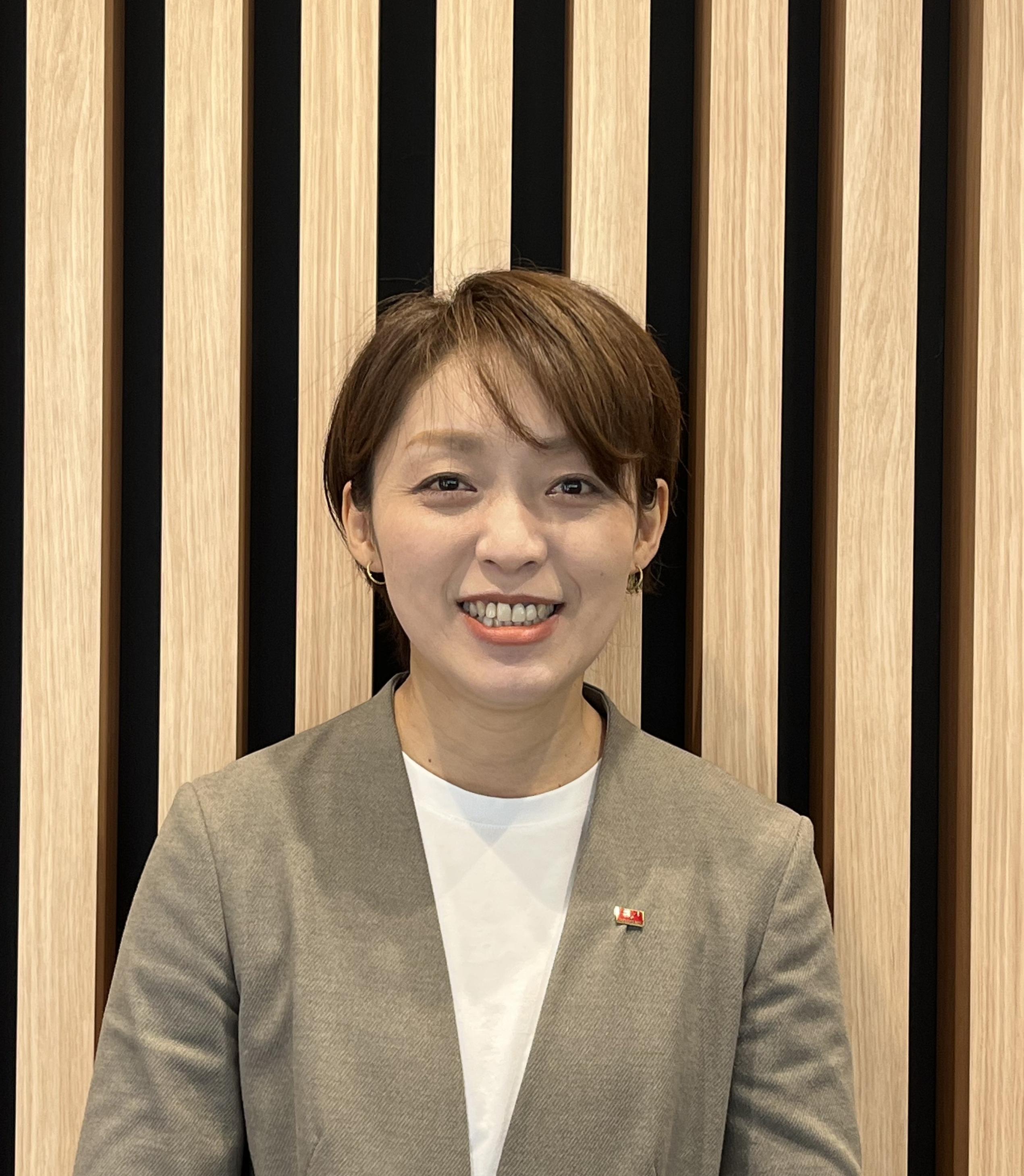 セールスマネージャー 二宮　麻依