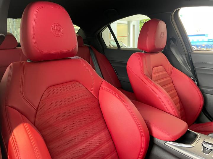 GIULIA 2.0 TURBO VELOCE MONOCHROME EDITION