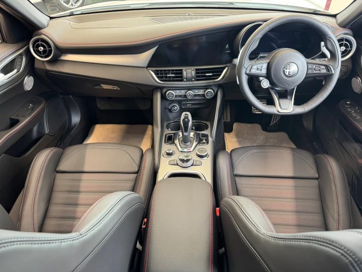 GIULIA TRIBUTO ITALIANO
