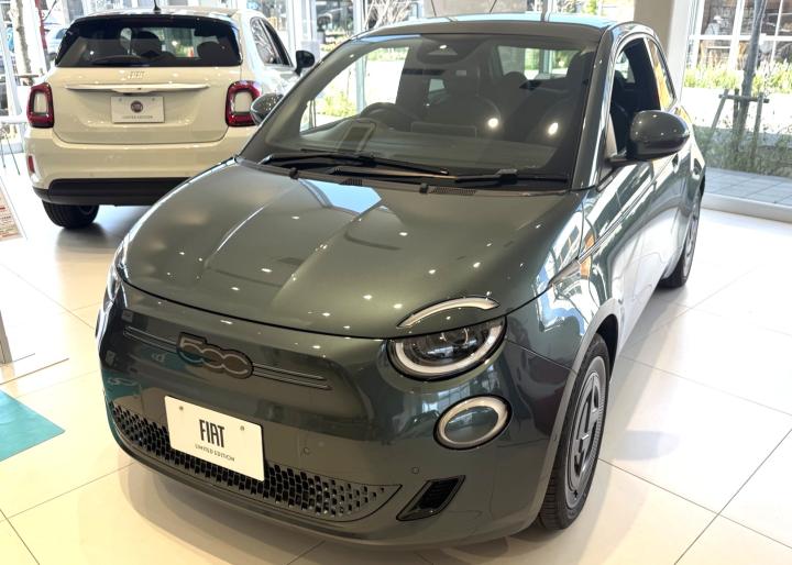 500e Giorgio Armani Collector's Edition