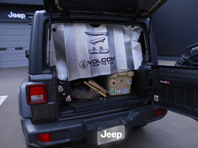 美品】JEEPラングラーJL 2022年式トランク、ラゲッジボード（自作品）