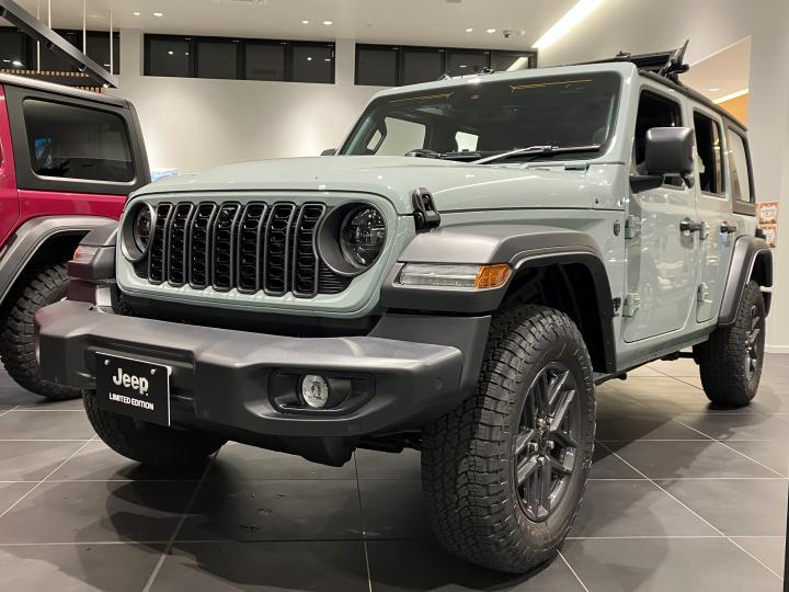 Wrangler（JL） Limited Edition with Sunrider Flip Top for Hardtop