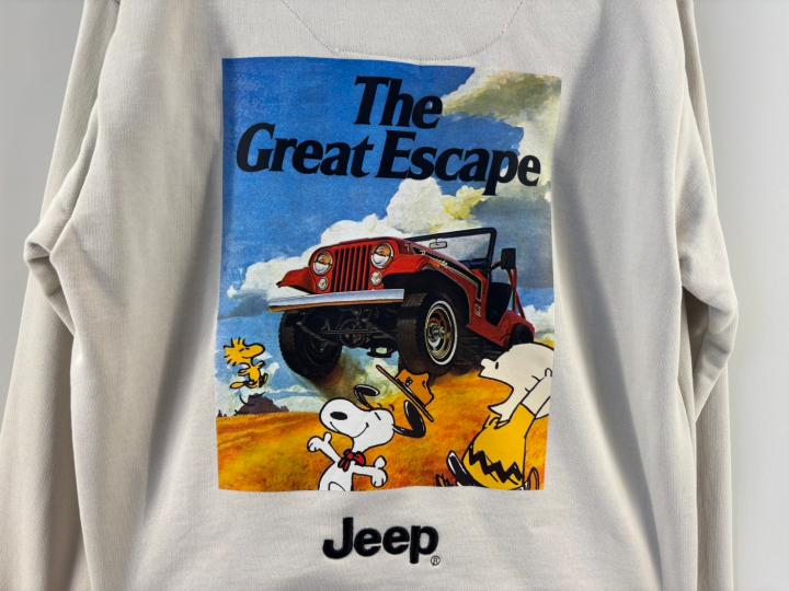  SNOOPY SWEATSHIRT