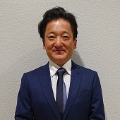 セールスマネージャー 鈴木