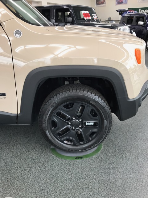 jeep ジープ　レネゲード　デザートホーク　限定ホイール Yahoo!オークション - JEEP ジープ レネゲード 限定車 デザート