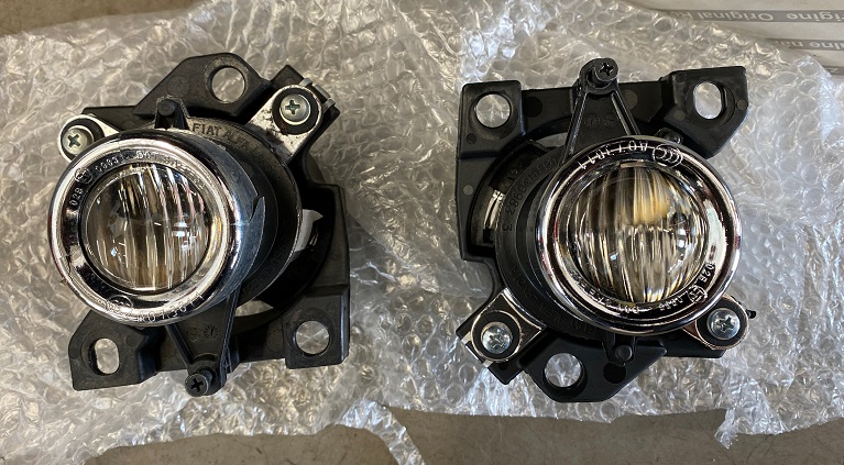 FIAT500、ABARTH 500/595 純正フォグランプ（つや消しブラック塗装）　使用期間８ヶ月（走行距離4，200Km) フロント サイドマーカー 左右セット US仕様 純正タイプ