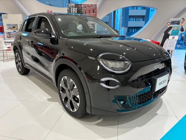 600 Hybrid NERO CINEMA