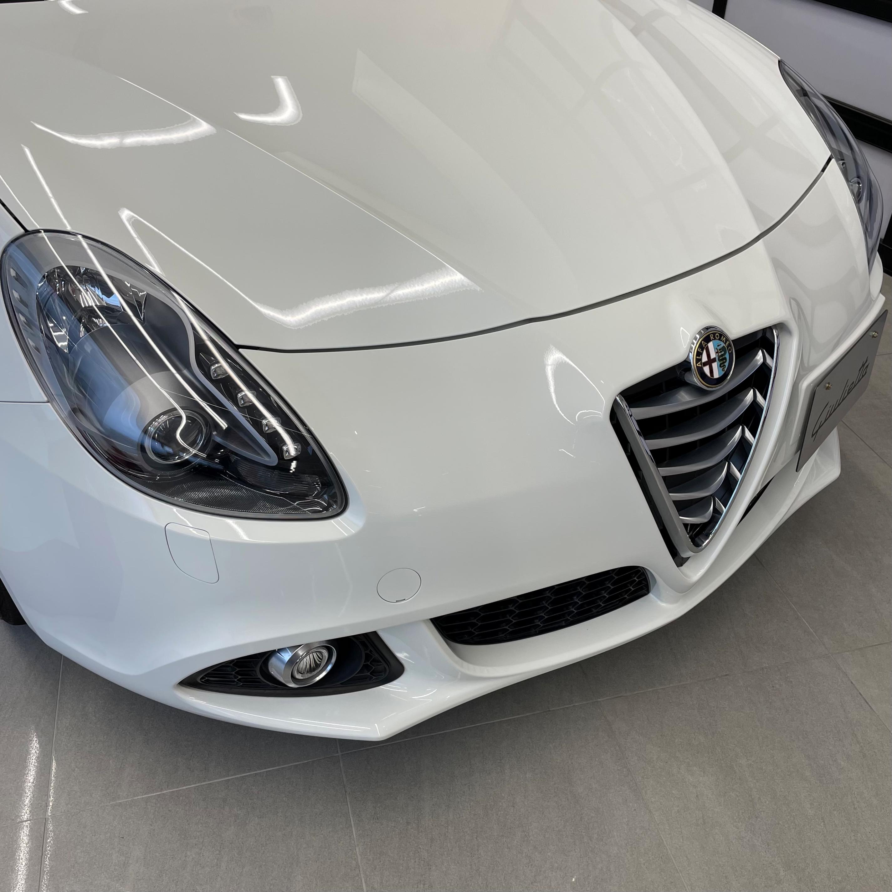 アルファ ロメオ のフロントグリル｜アルファ ロメオ高前