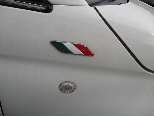 イタリアンフラッグフェンダーバッジ｜フィアット／アバルト岡山