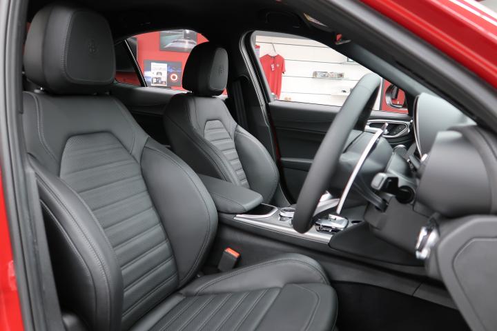 GIULIA 2.0 TURBO VELOCE＿