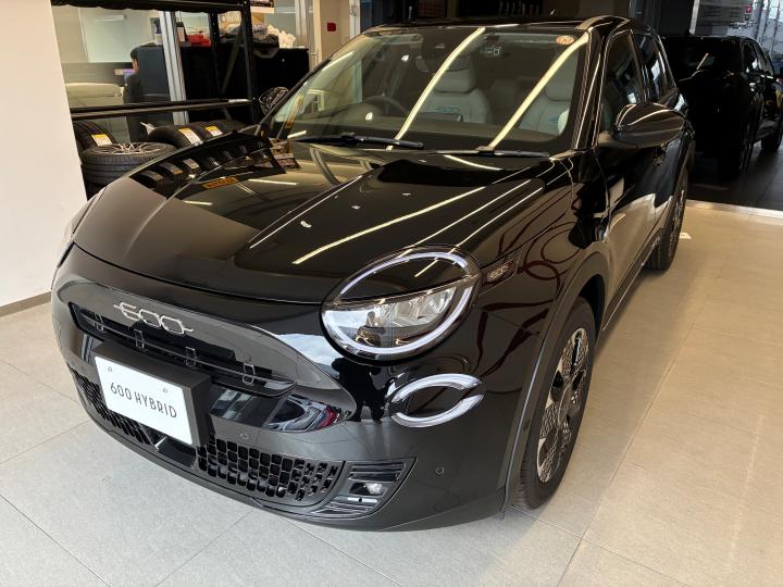 600 Hybrid NERO CINEMA