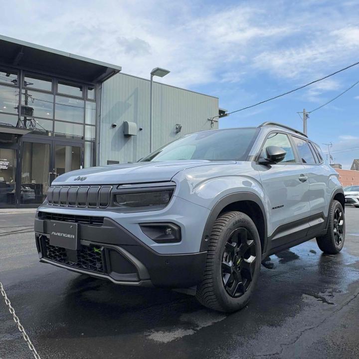 Avenger 4xe Hybrid
