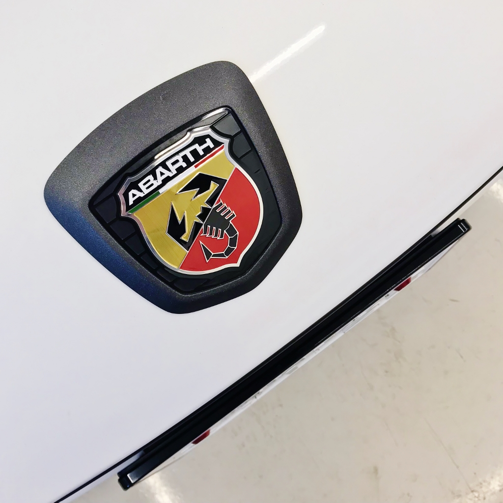 ことしも主役は 蠍 です アバルト横浜町田スタッフブログ Abarth Official Dealer Site