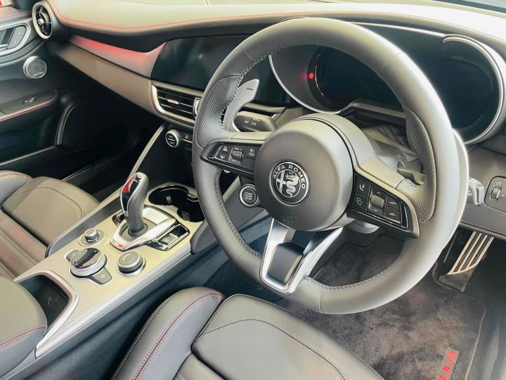GIULIA TRIBUTO ITALIANO